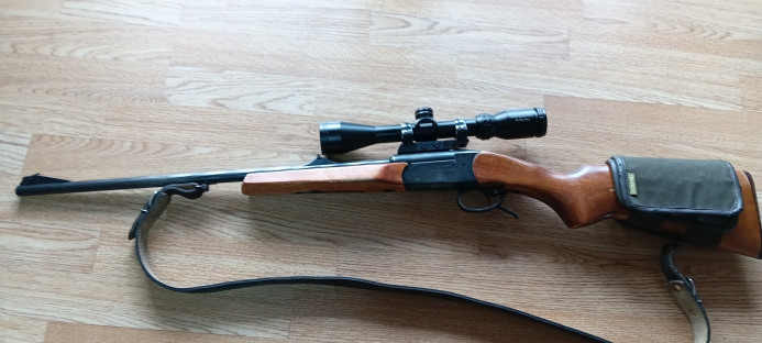 Lovački karabin sa optikom