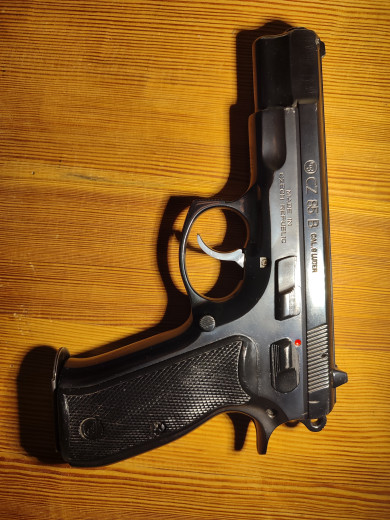 Pištolj CZ 85B