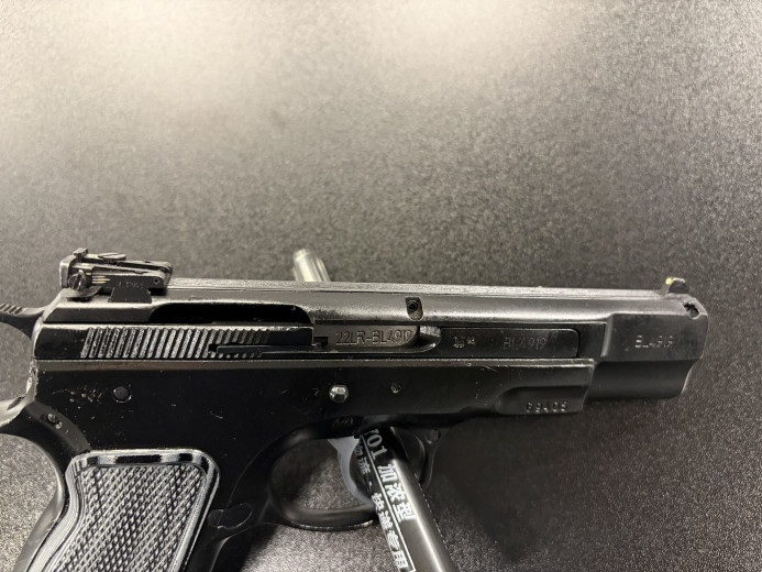 Rabljena MK konverzija za ČZ 75 – kadet .22LR