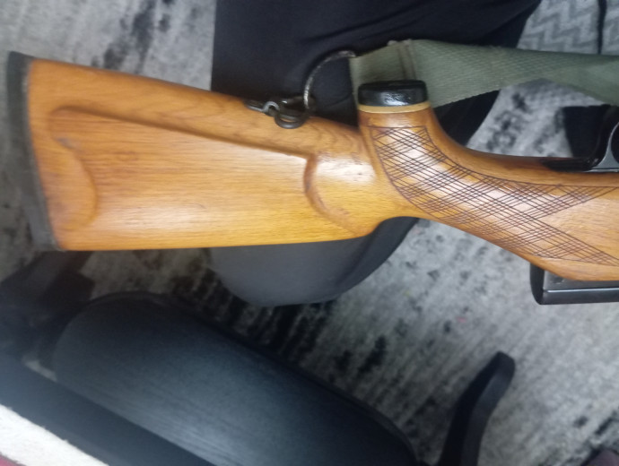 Lovacki poluautomatski karabin