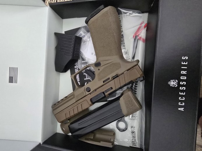 Pištolj HS Springfield Echelon 4,5"All FDE U-notch