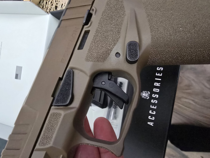 Pištolj HS Springfield Echelon 4,5"All FDE U-notch