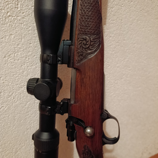 Lovacki karabin sa optikom