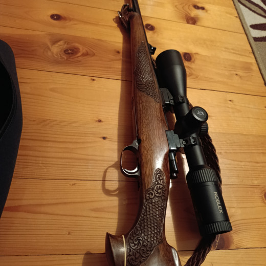Lovacki karabin sa optikom