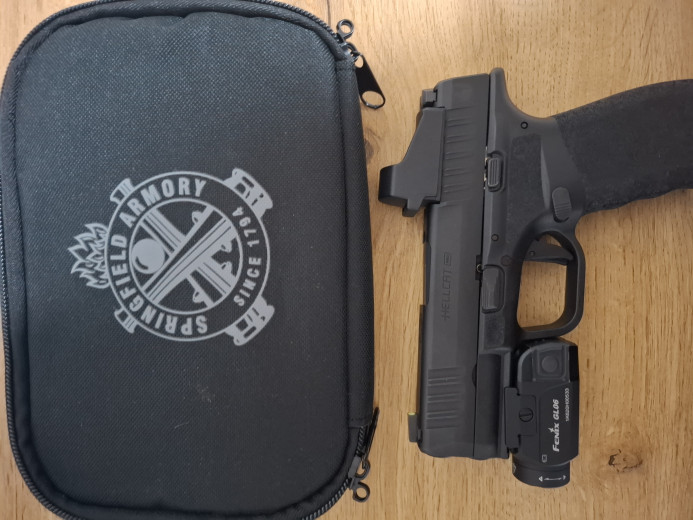 Prodajem Nov HS PRO 11 sa optikom I baterijom.