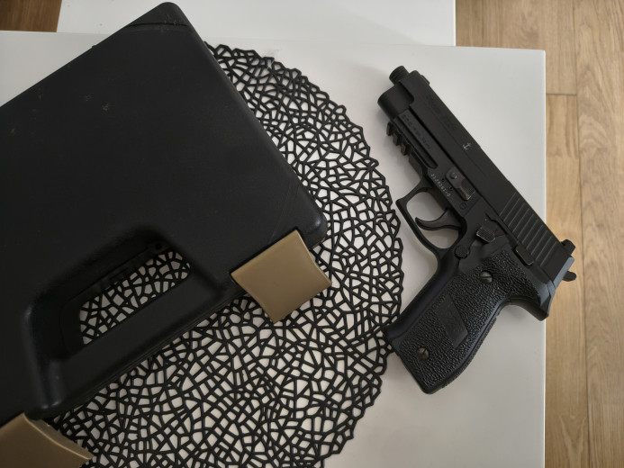 Vazdušni pištolj Sig Sauer P226