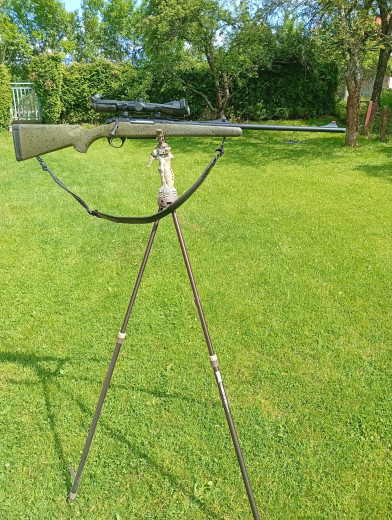 Lovački karabin sa optikom