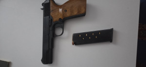 Pistolj tetejac kao nov