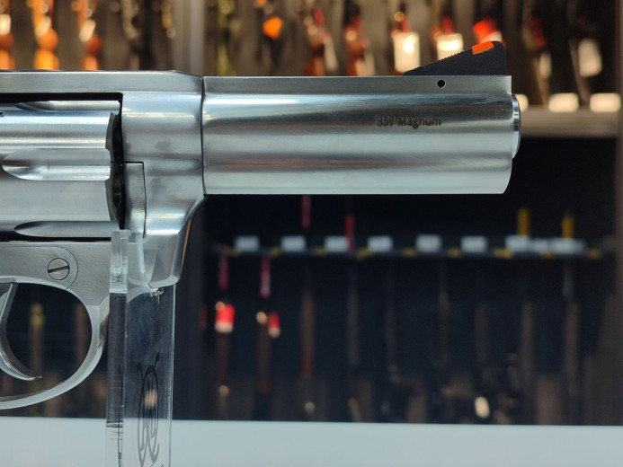 REVOLVER ALFAPROJ BRNO MODEL 3541 CAL. 357 MAG