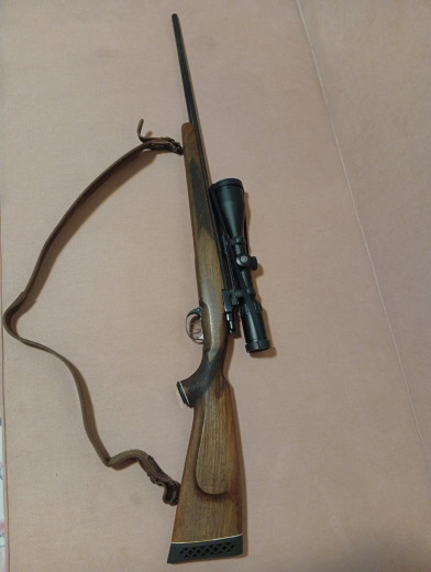 Lovački karabin sa optikom