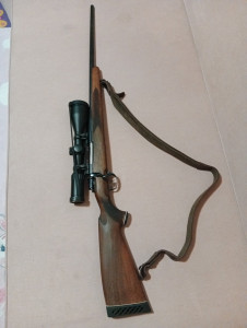 Lovački karabin sa optikom