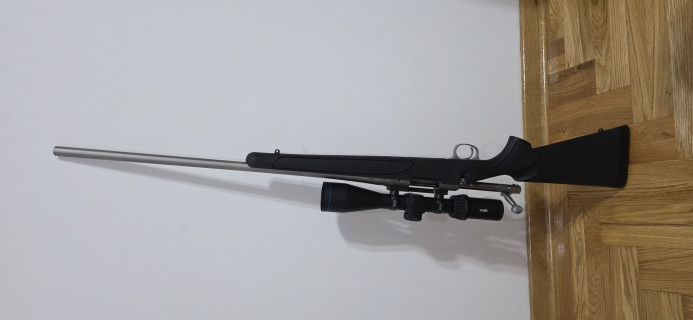 Lovački karabin sa optikom