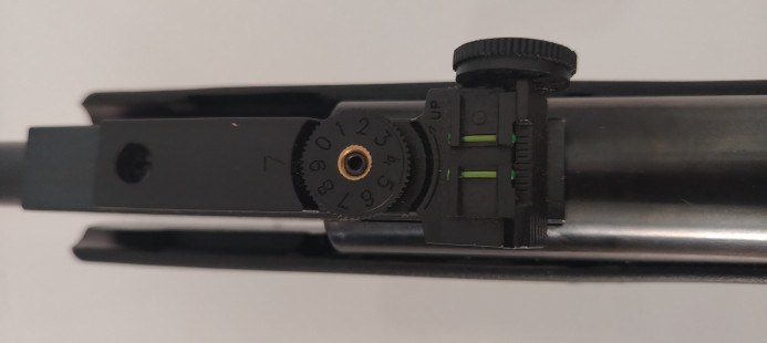 Vazdušna puška sa optikom