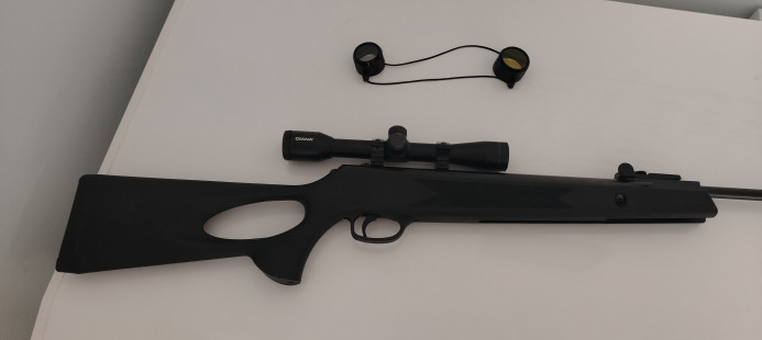 Vazdušna puška sa optikom