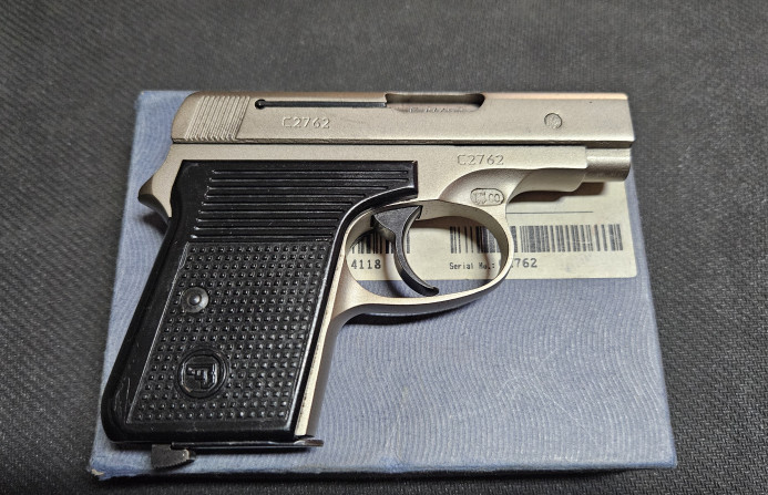 Pištolj Češka Zbrojovka M-92 Satin  6,35 mm