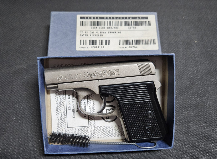 Pištolj Češka Zbrojovka M-92 Satin  6,35 mm