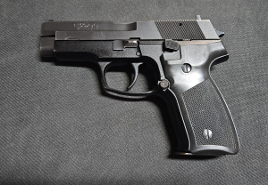 Pištolj Crvena Zastava M-99 9x19 mm
