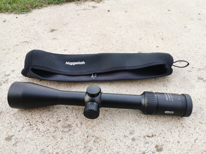 Meopta R2 2-12x50i sa crvenom tackom