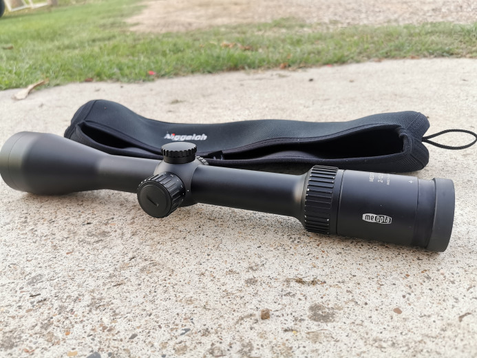 Meopta R2 2-12x50i sa crvenom tackom