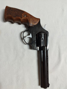 Revolver Zastava M83