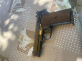 Pistolj crvena zastava 9 mm