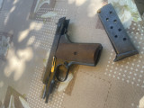Pistolj crvena zastava 9 mm
