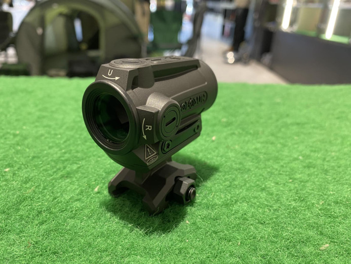 RED DOT NIŠAN HOLOSUN ARO-RD2