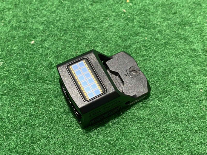 RED DOT NIŠAN HOLOSUN HS507C-X3-RD