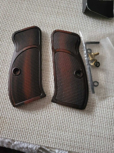 CZ 75 COMPACT GRIP