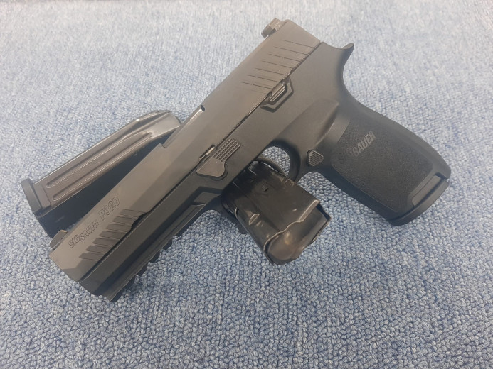Pištolj Sig Sauer P320 Nitron, cal 9X19 mm