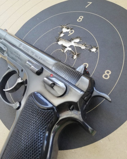 Češka Zbrojovka M75 kal. 9x19 mm