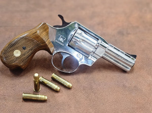 REVOLVER HOLEK 38 SPECIAL