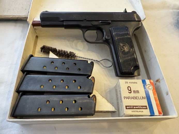 Pistolj Zastava M70A para 9 mm