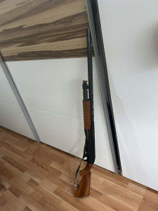 ima li neko da prodaje m76 , m91 , lovacke karabine i lovacke puske i pumparice