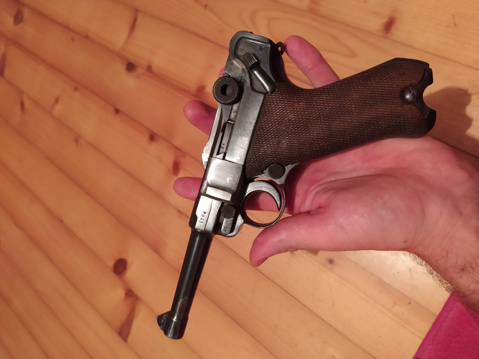 Luger P08  S/42