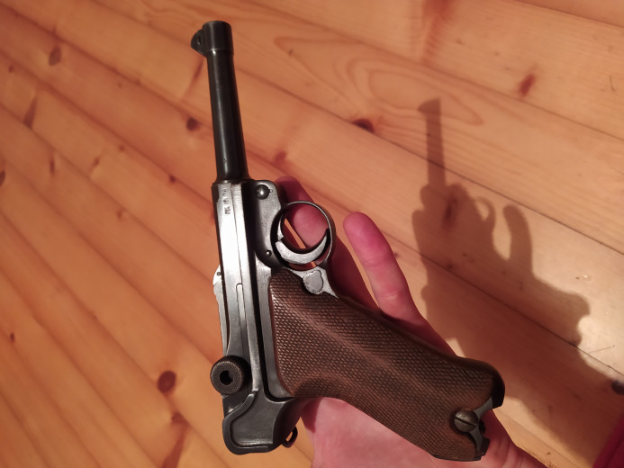 Luger P08  S/42