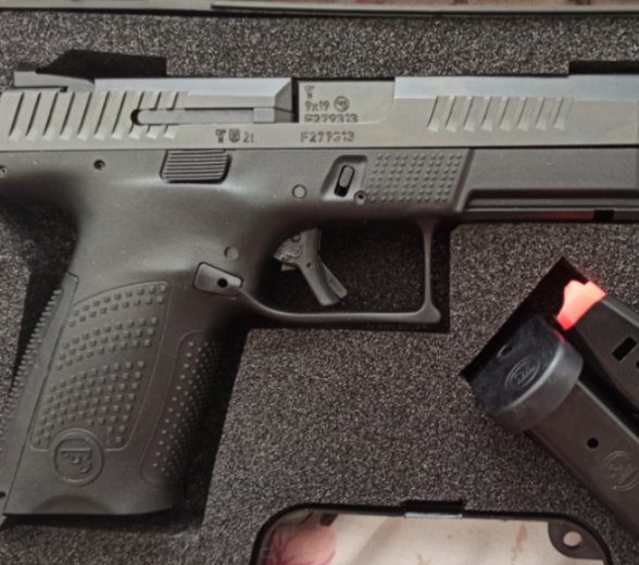 Prodajem CZ P10C