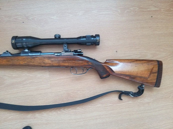 Lovacki karabin sa optikom u kal. 7 mm Rem. Mag
