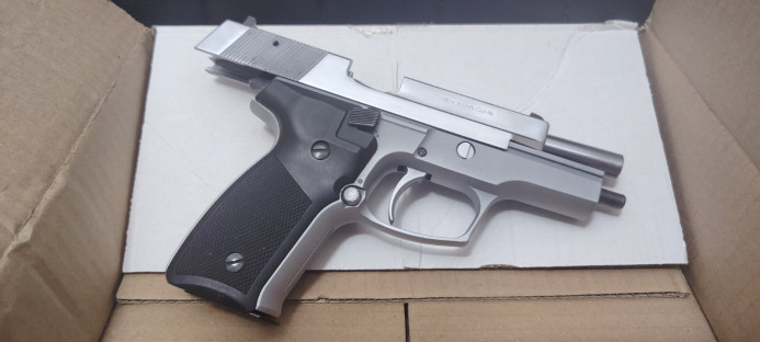 Pištolj CZ 99