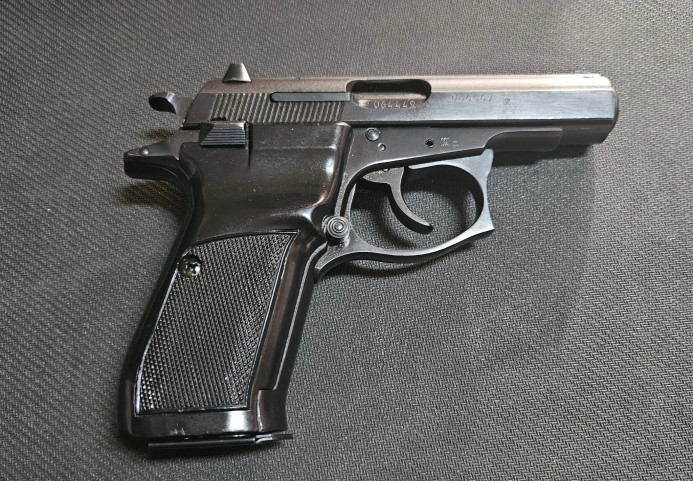 Pištolj Češka Zbrojovka M-83 7,65 mm
