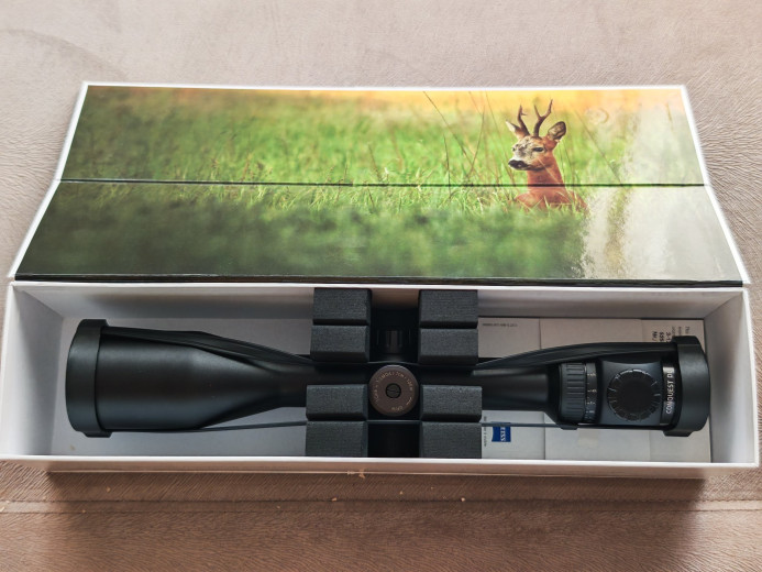 Zeiss Conquest DL 3-12x50 sa crvenom tačkom
