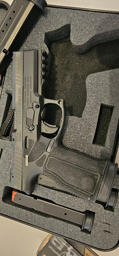 Pistolj - Steyr L9