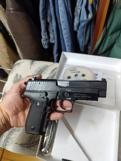 Zastava EZ40