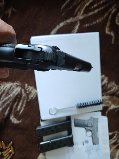 Pištolj zastava 9mm para