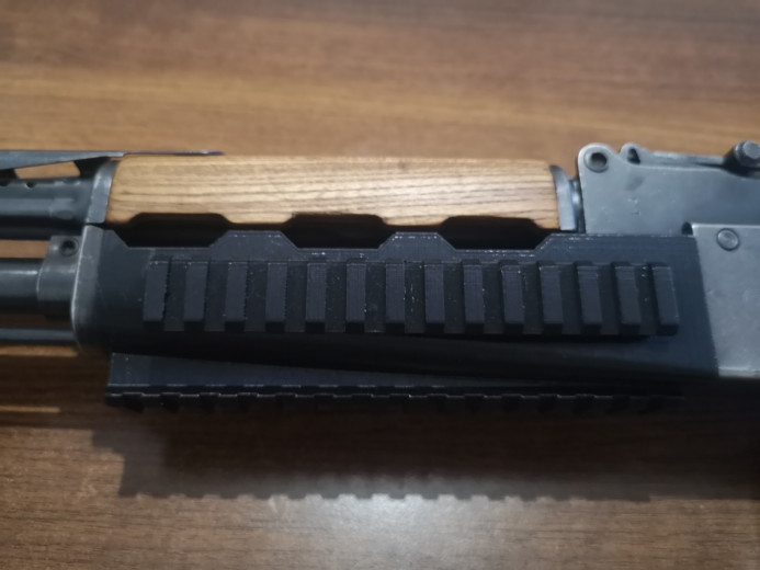 M70/AkTakticka Obloga/Handguard sa Pikantini sinama