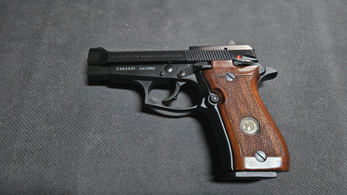 Pistolj Beretta 84 FS 9 mm Short