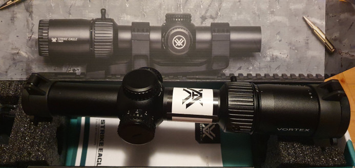 Optika Vortex Strike Eagle 1-8x24 sa osvjetljenom končanicom