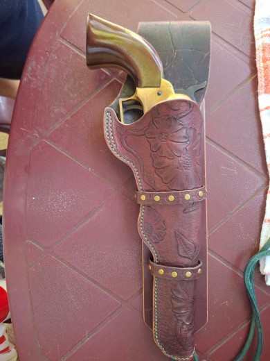 Pietta 1851 44.CAL  sa opremom crni barut C kategorija