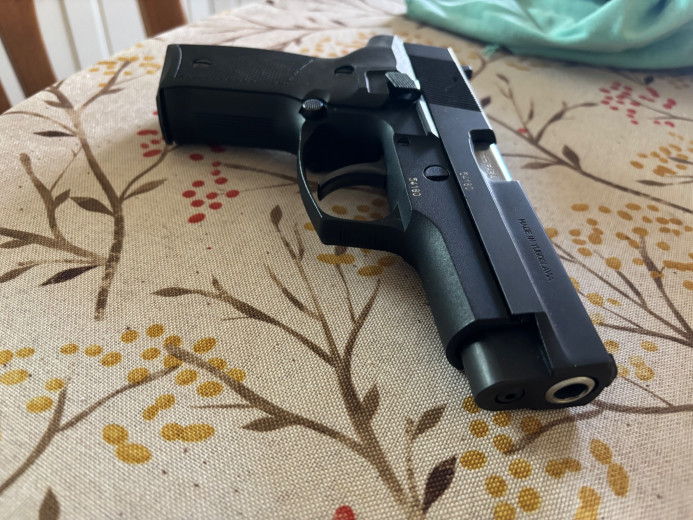 pistolj CZ 99