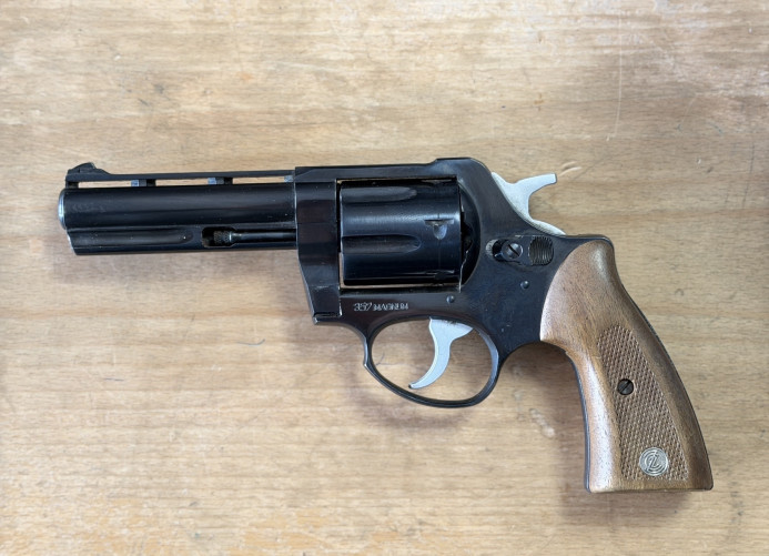 Revolver Zastava M83 cal. 357 magnum
